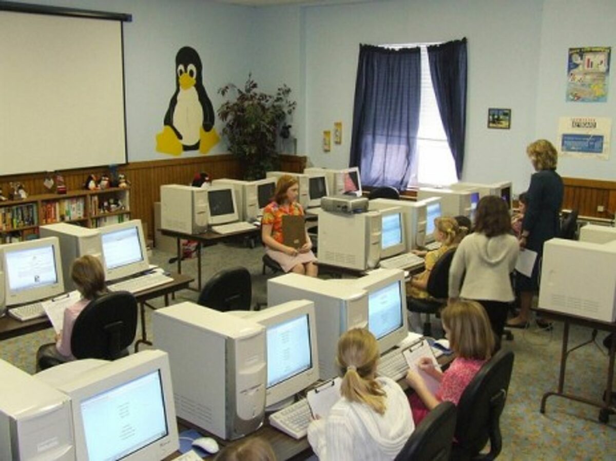 French Teachers Use Twitter To Teach Elementary School Students To Write