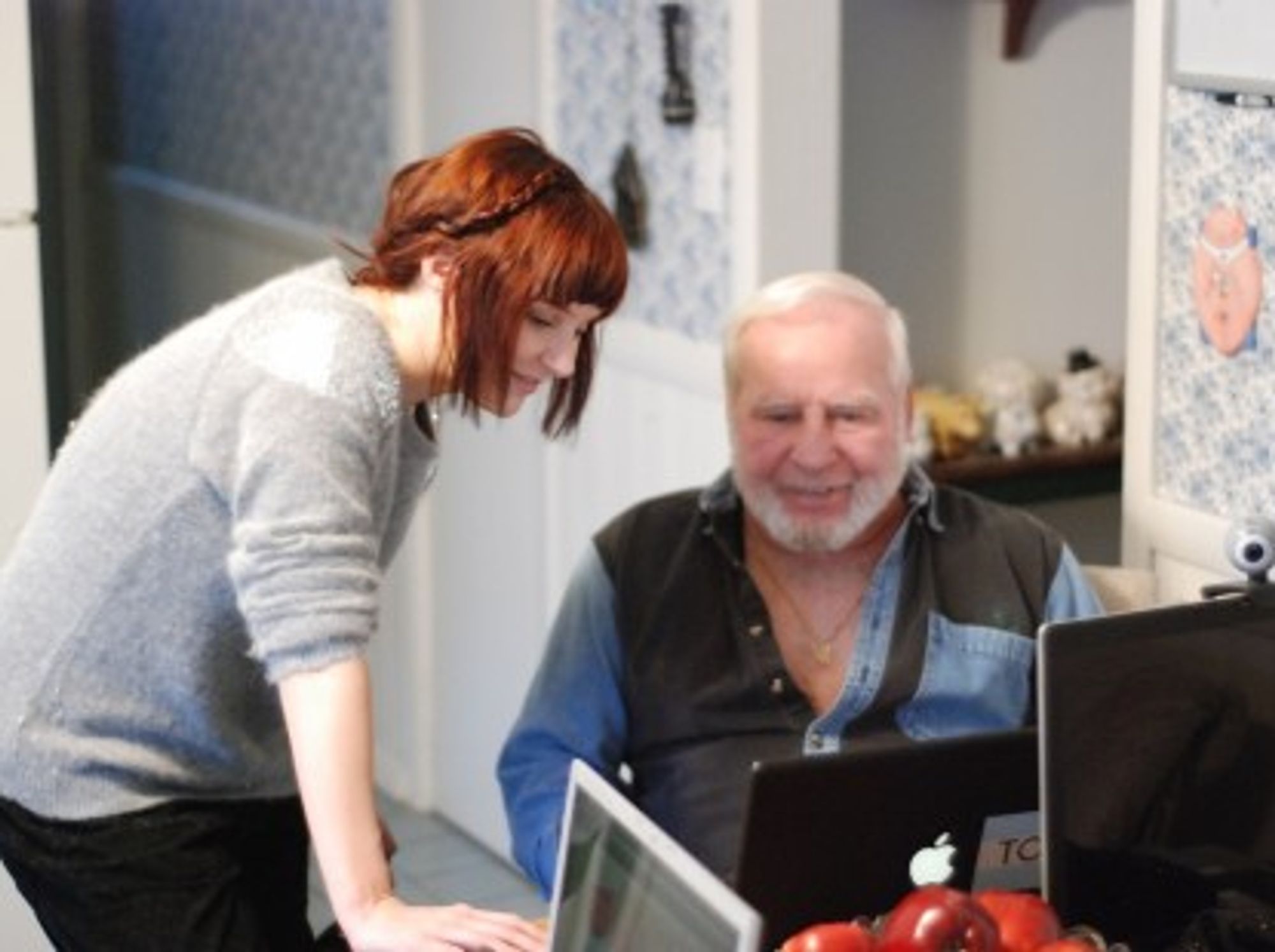 From Touch Pads To Electronic Pill Dispensers, Old Folks Turn To New Tech