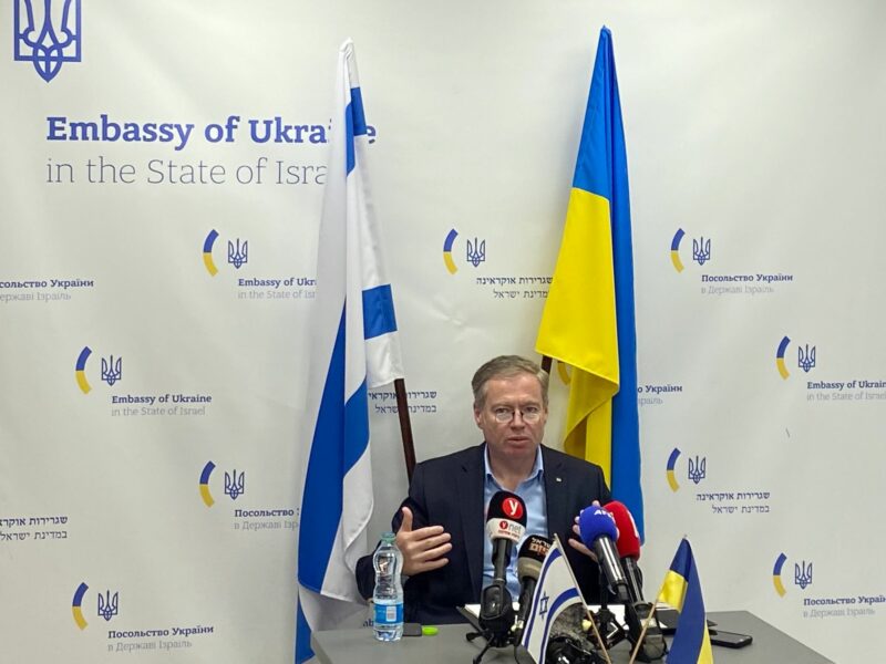 Front, Yevhen Korniychuk