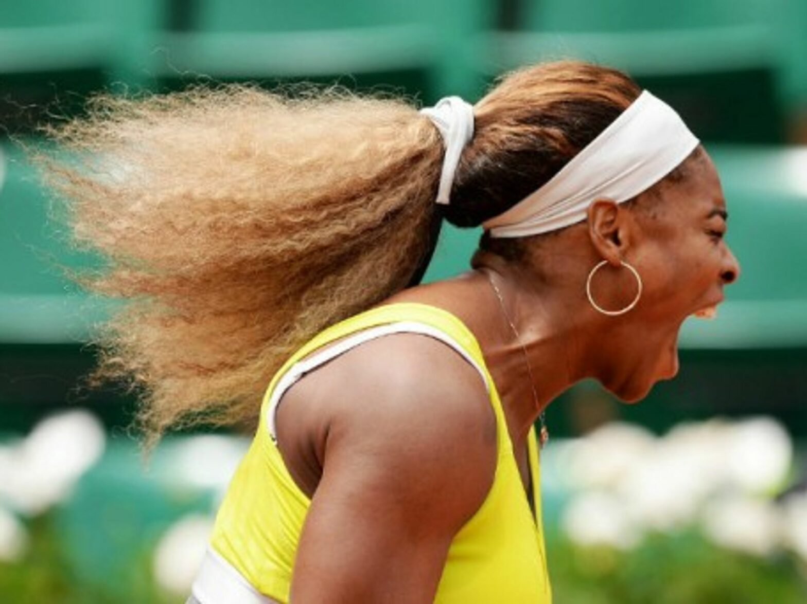 Frustrated defending champion Serena Williams crashed out of the French Open Wednesday.