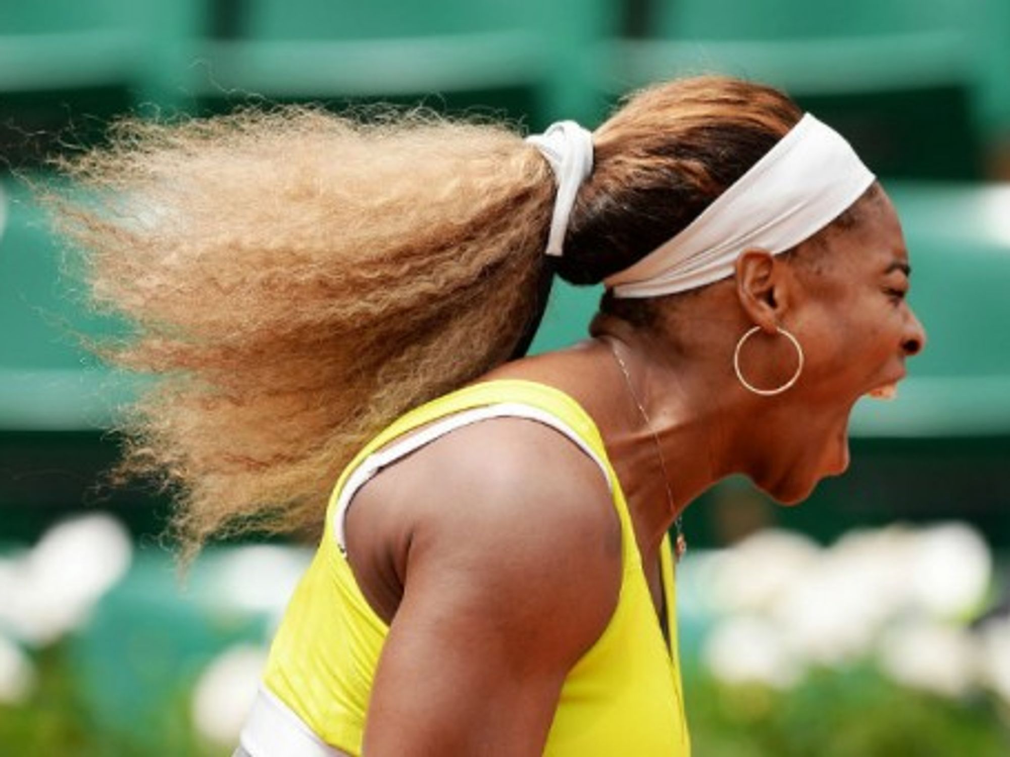 Frustrated defending champion Serena Williams crashed out of the French Open Wednesday.