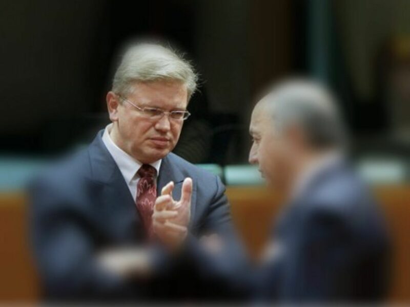 Fule (left) speaking with French Foreign Minister Laurent Fabius