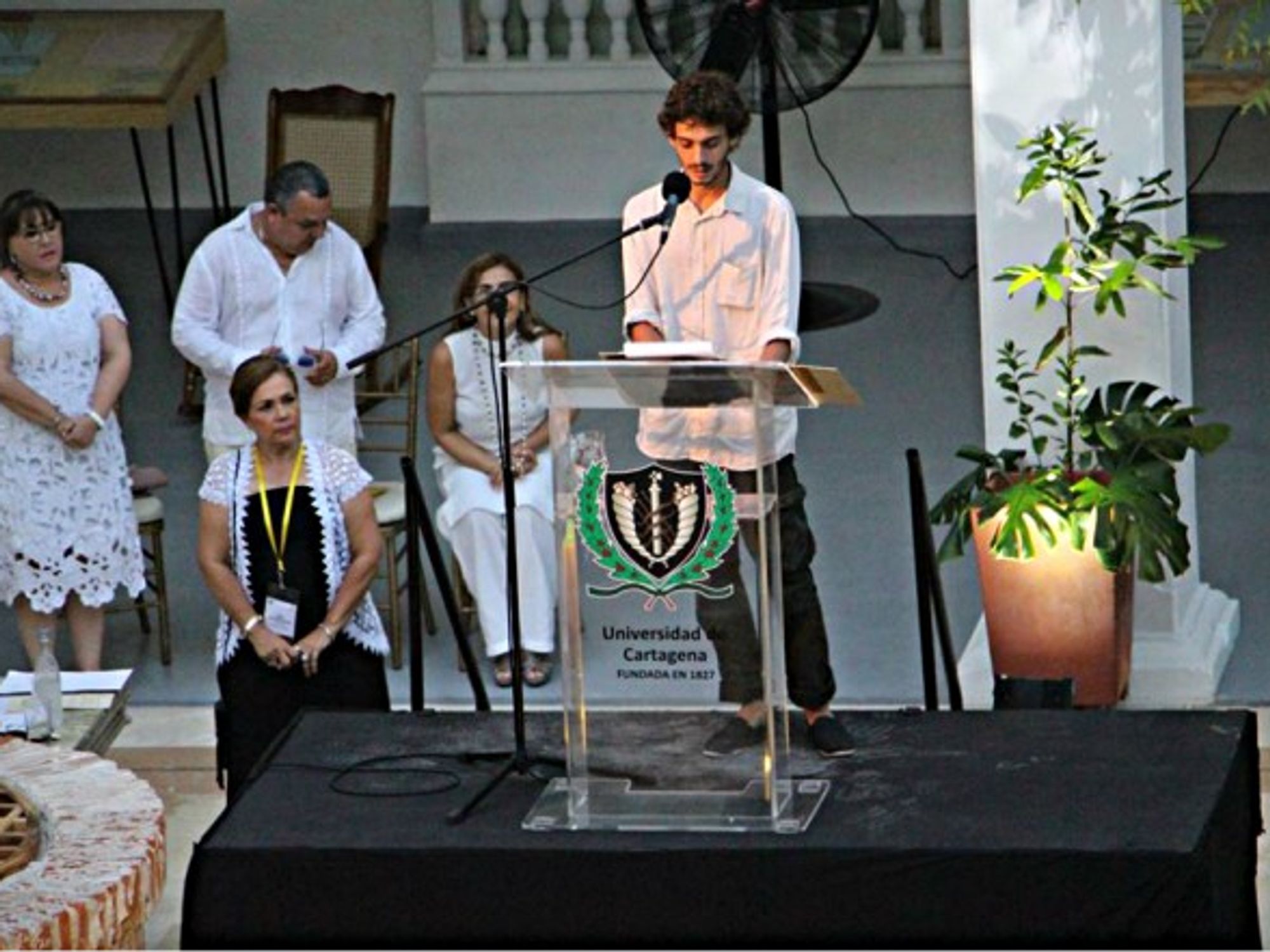García Elizondo speaks at the University of Cartagena in 2016