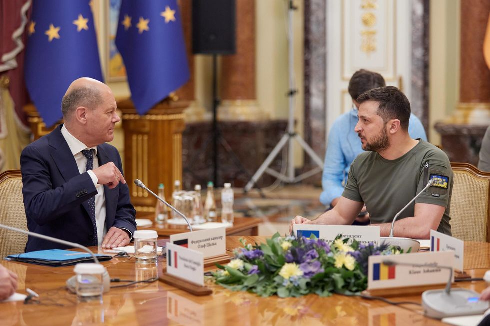 German Chancellor Olaf Scholz and Ukrainian President Volodymyr Zelensky in Ukraine