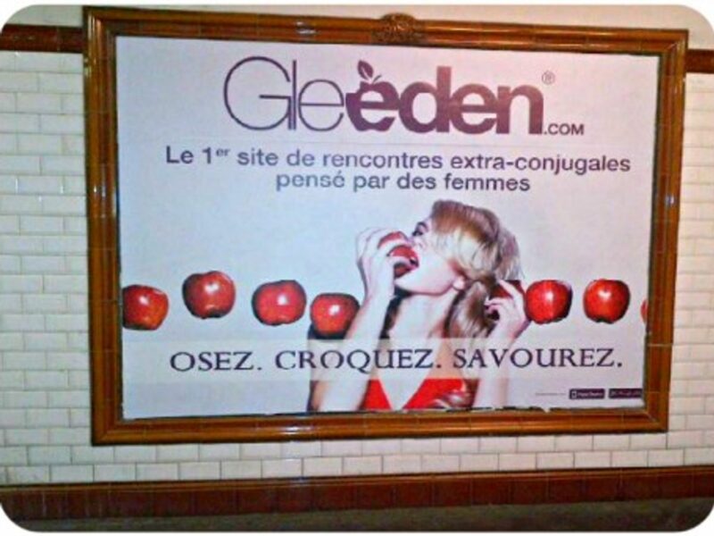 Gleeden ad in the Parisian metro