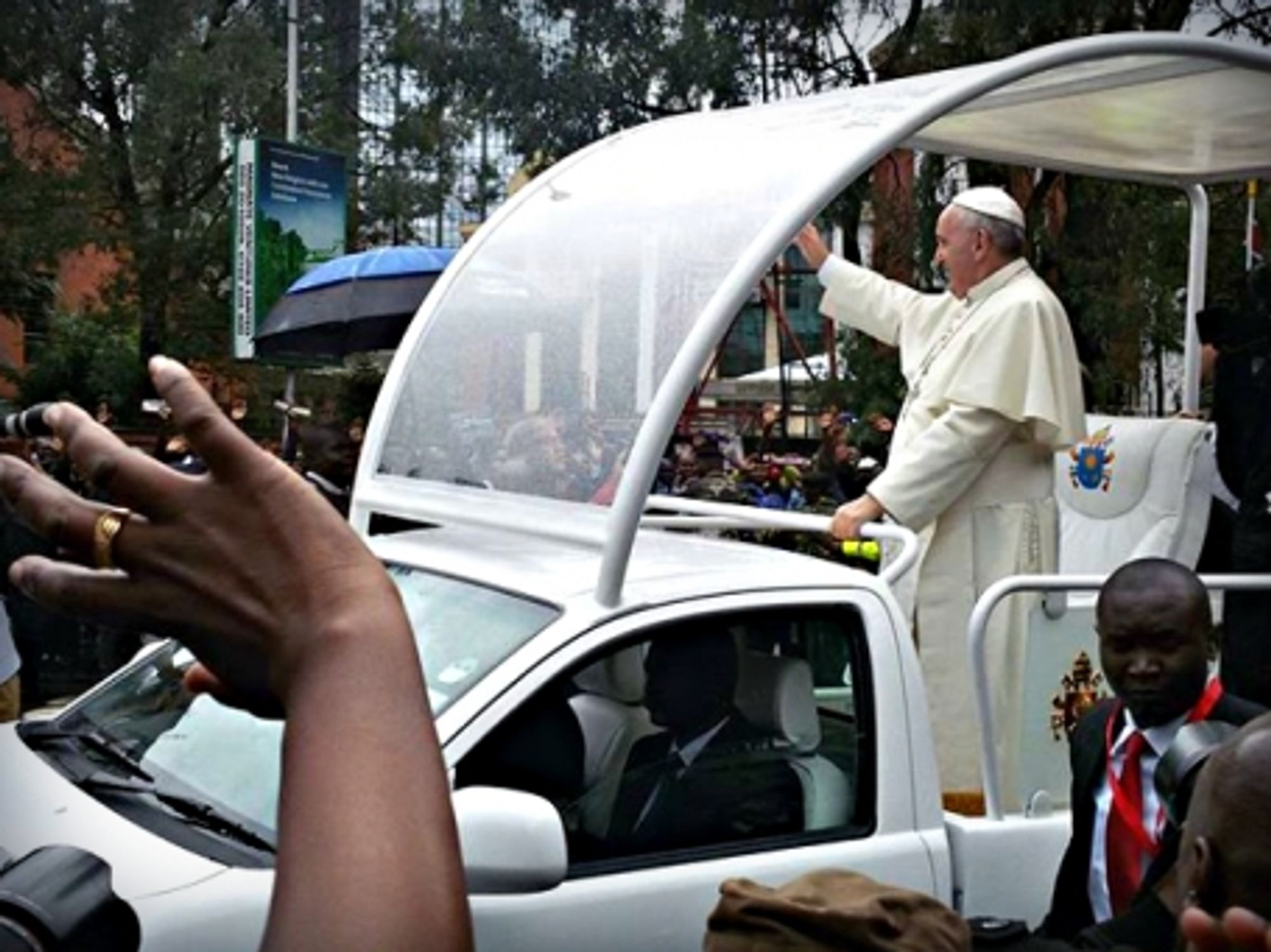 Hollande And Putin, Pope Visits Kenya, Thanksgiving Trivia