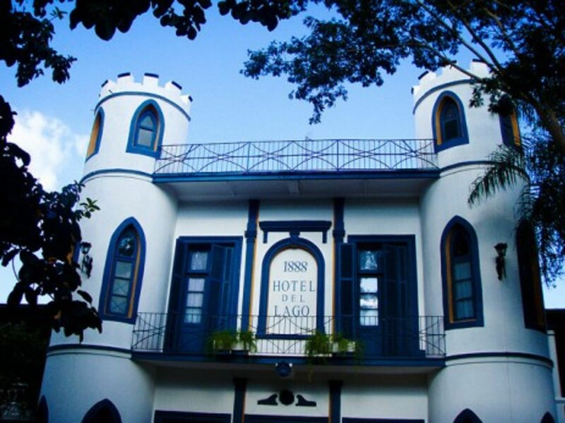 Hotel del Lago (Julien Rotelarosow)