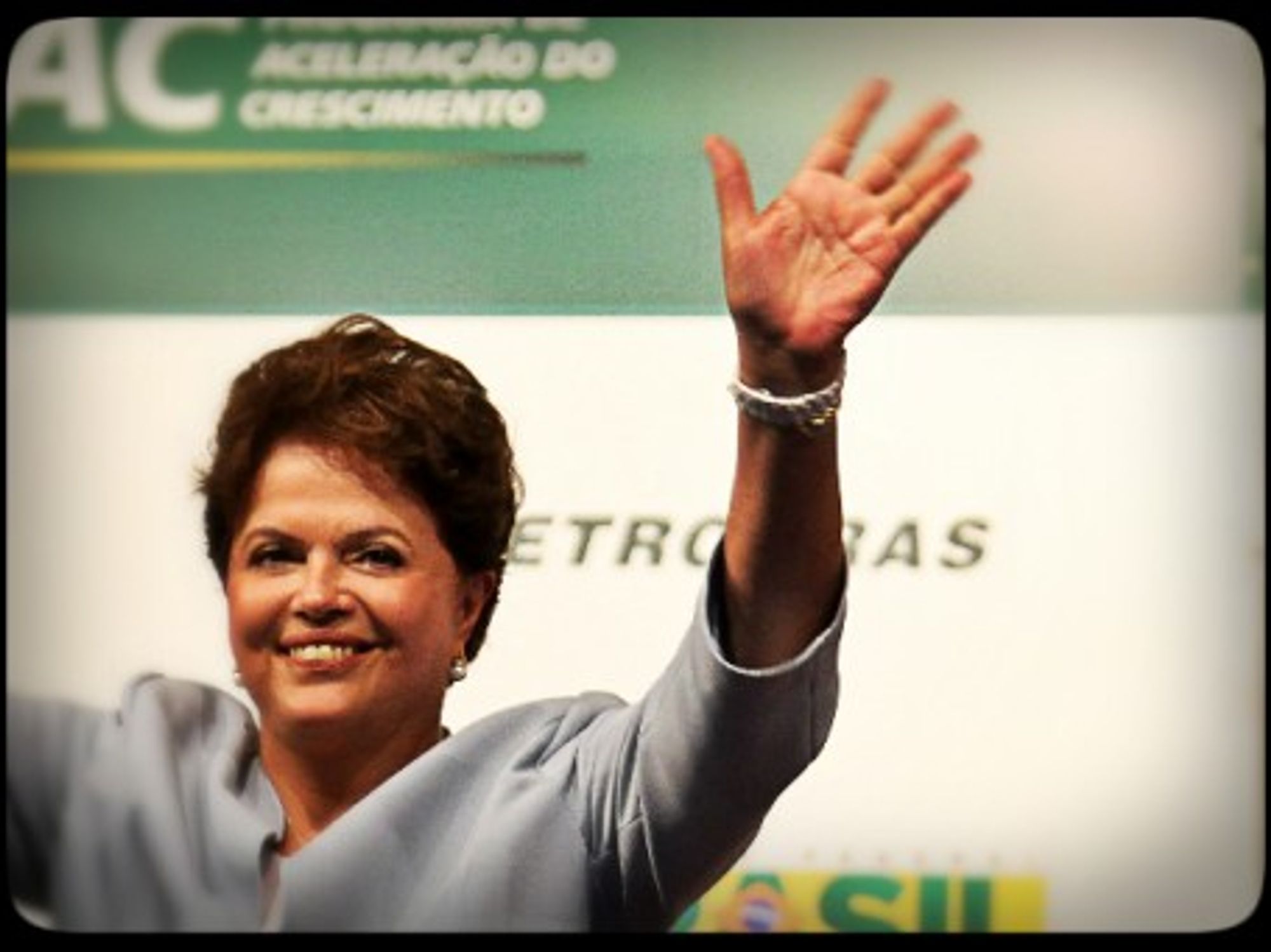 How can Brazilian President Dilma Rousseff deal with the "Petrobras earthquake"?