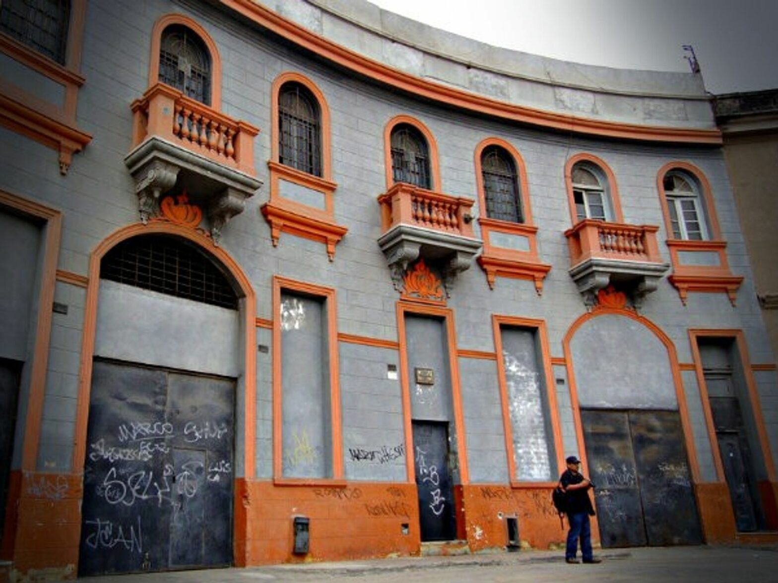 Hunting in Lima's La Punta quarter