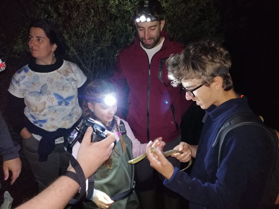 Iberozoa working with young children to share their mission of involving citizens in the conservation of biodiversity, May, 29, 2022.​