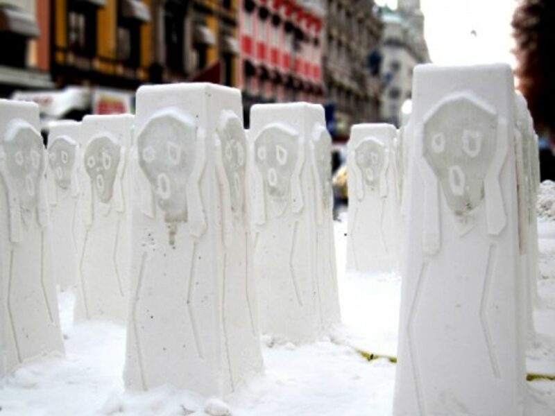 Ice statues of Munch's "Scream" in Oslo's main street