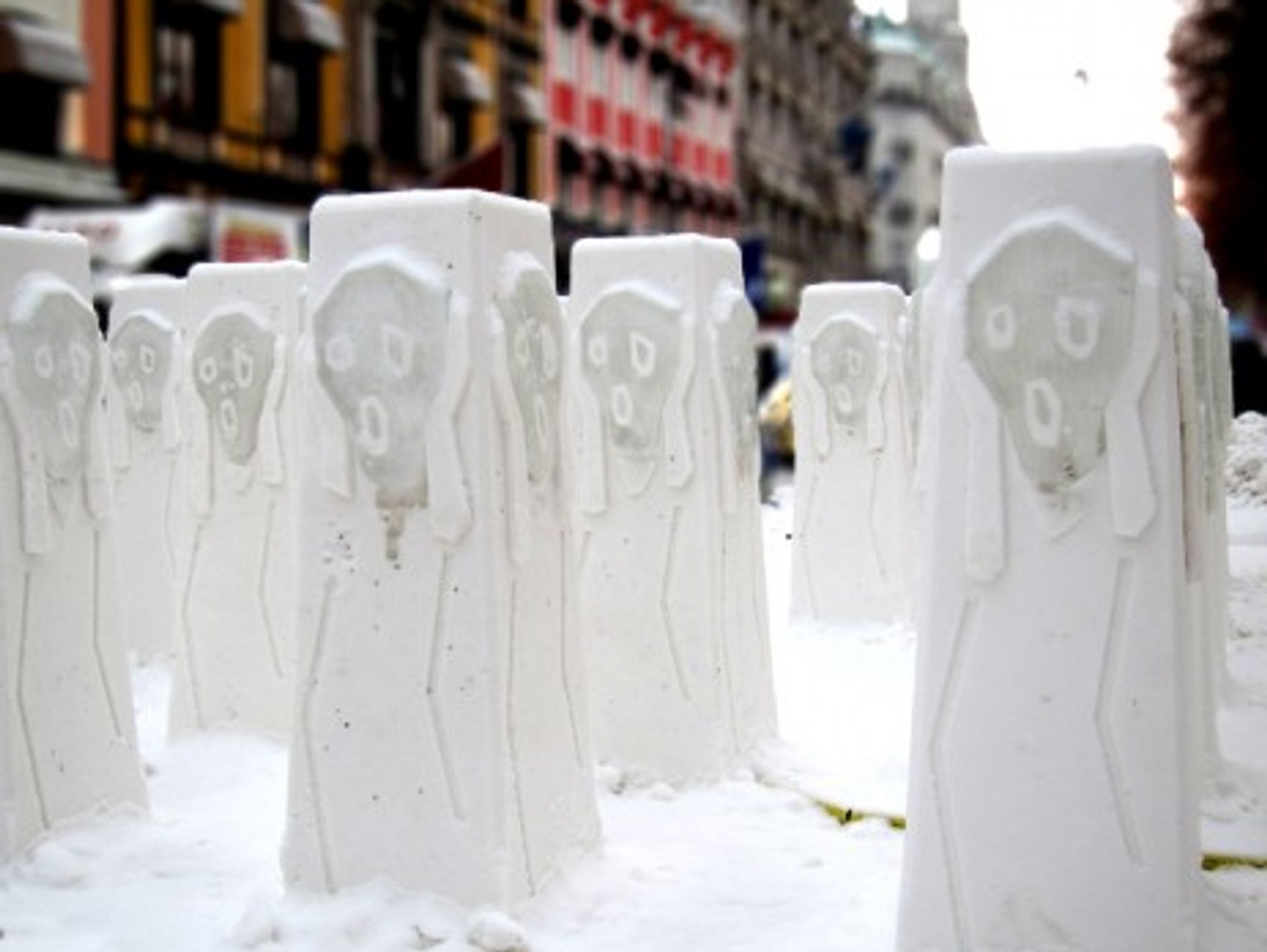 Ice statues of Munch's "Scream" in Oslo's main street