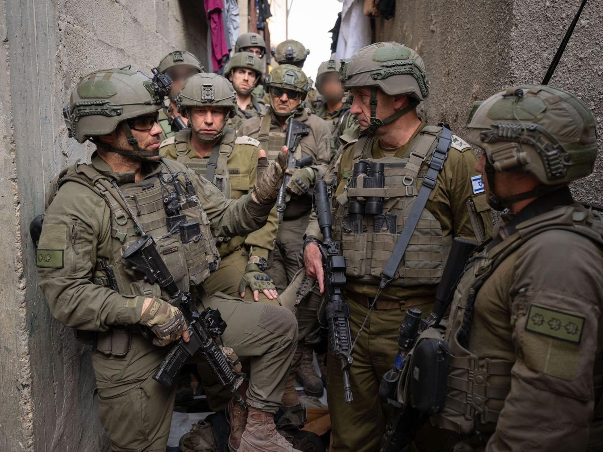 IDF Chief of the General Staff LTG Herzi Halevi met with the commanders in Jabaliya who participated in the operation to rescue the bodies of the four hostages and return them for burial in Israel today.