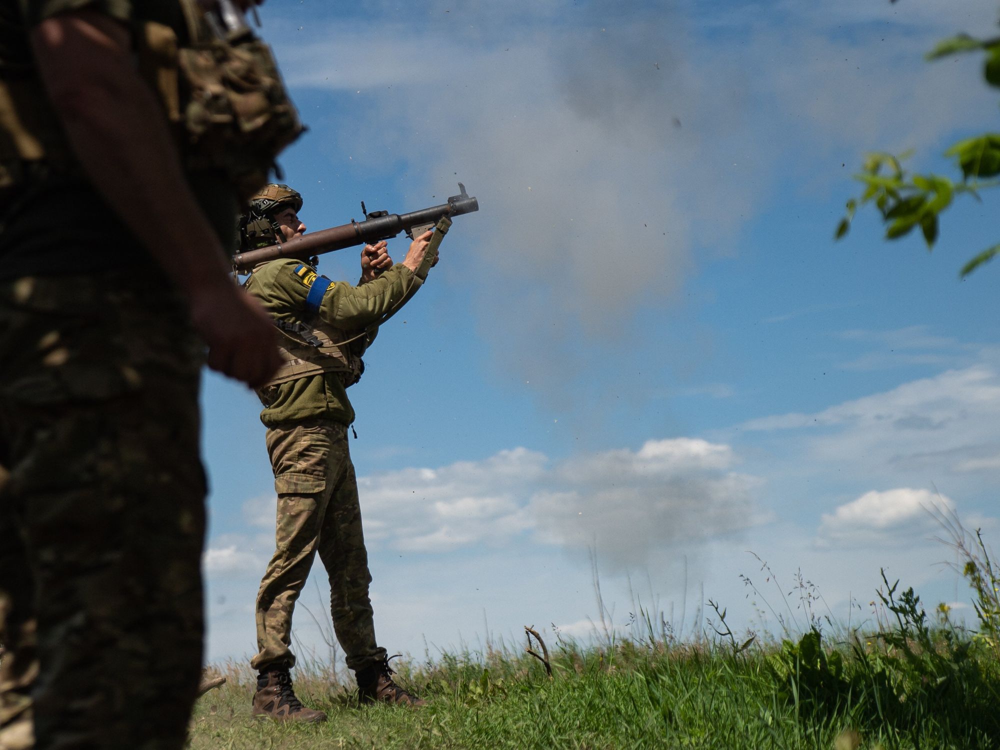 Image of an Ukrainian soldier firing an RPG at Russian lines a few hundred meters away in Vuhledar, Donetsk Oblast, Ukraine.