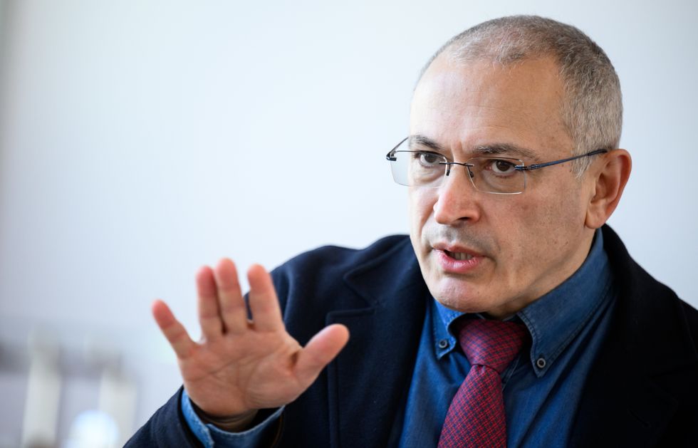 Image of Russian regime critic Mikhail Khodorkovsky speaking.