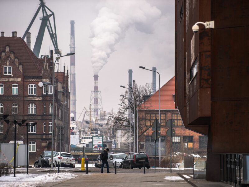 Image of smoke coming out of a coal station in Gdansk, Poland.