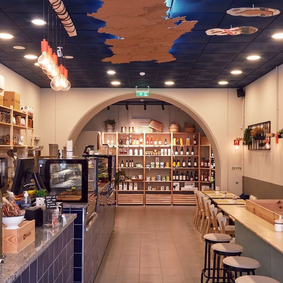 Image of the inside of a restaurant in Lisbon, Portugal.