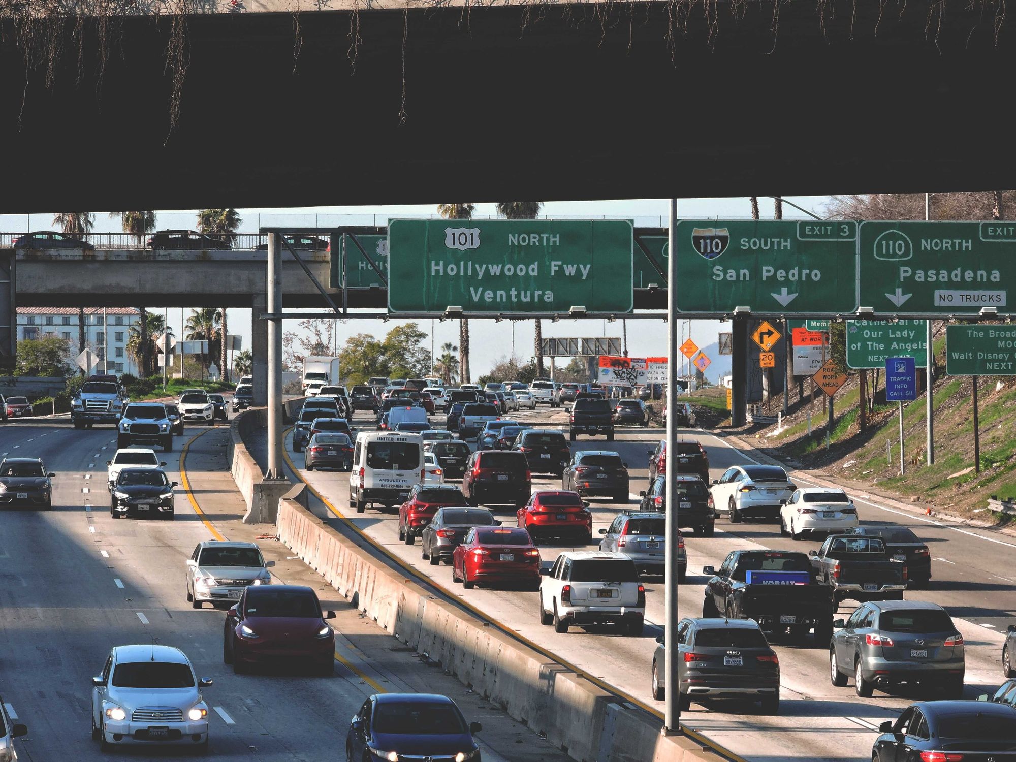 Image of traffic in Los Angeles