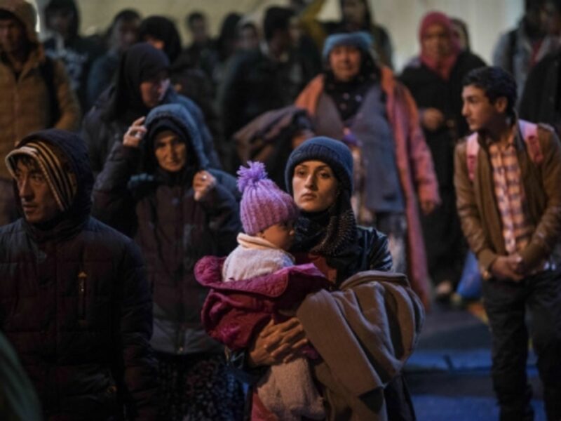Immigrants who crossed over from Turkey arrive in Greece