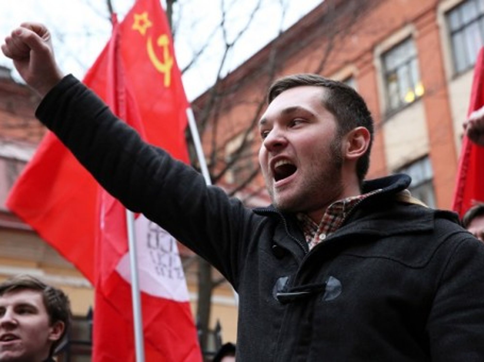 In St. Petersburg, a supporter of the "Other Russia" party