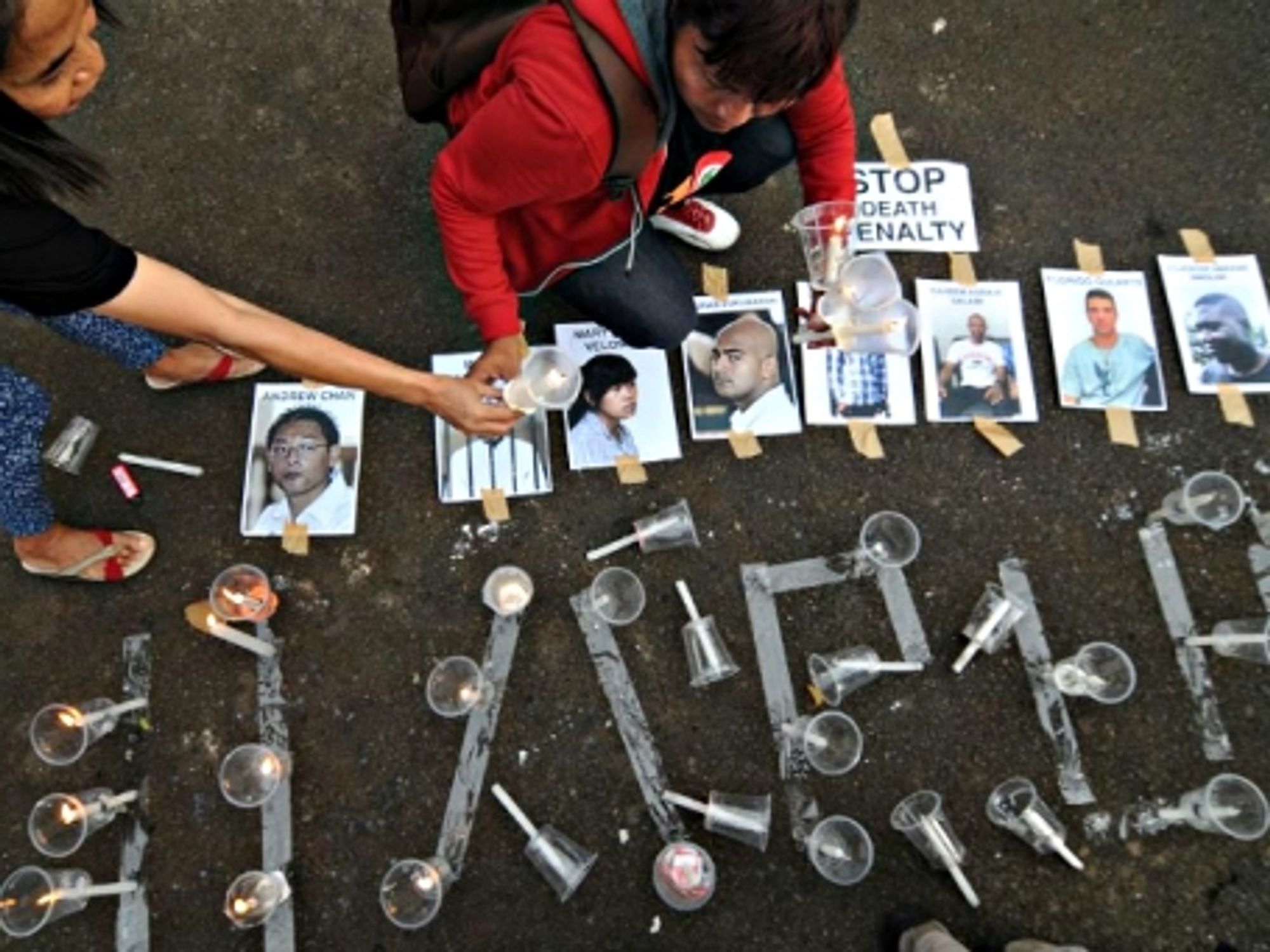 Indonesia Executions, Nigerian Hostages Rescued, Tanking Twitter