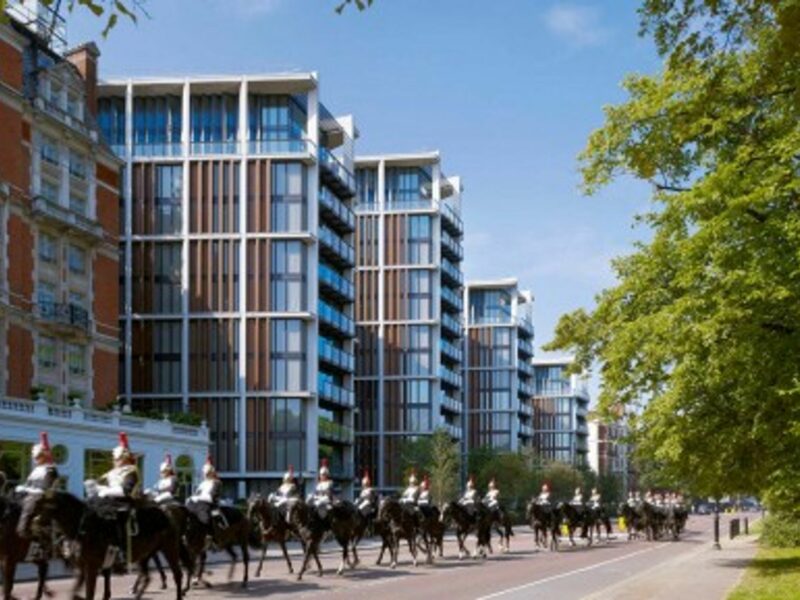 Indulge in a lap of luxury (One Hyde Park)