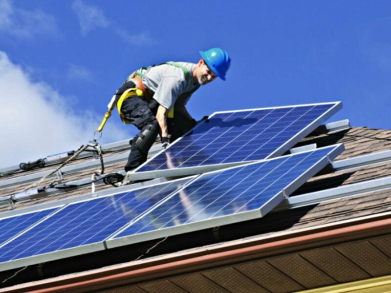 Installing solar panels in Colombia