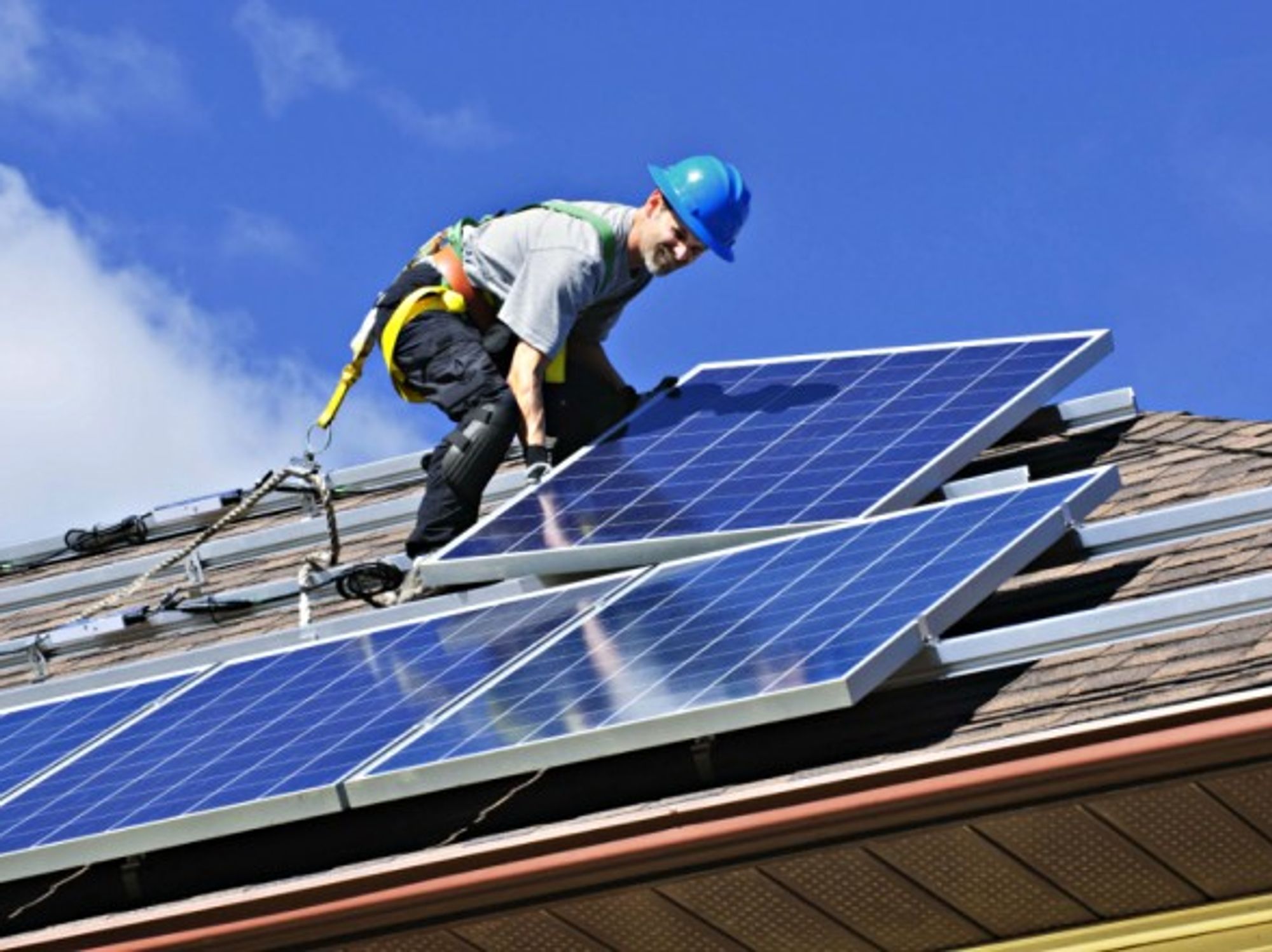 Installing solar panels in Colombia