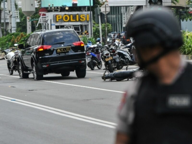 Jakarta Attacked, Powerball Winners, London Fogged