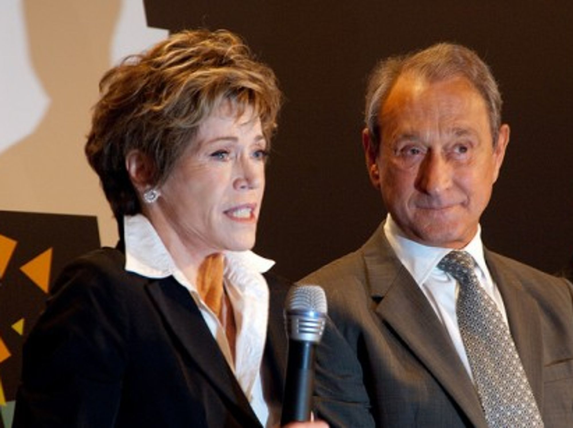 Jane Fonda with Paris Mayor Bertrand Delanoë (Olivier Pacteau)