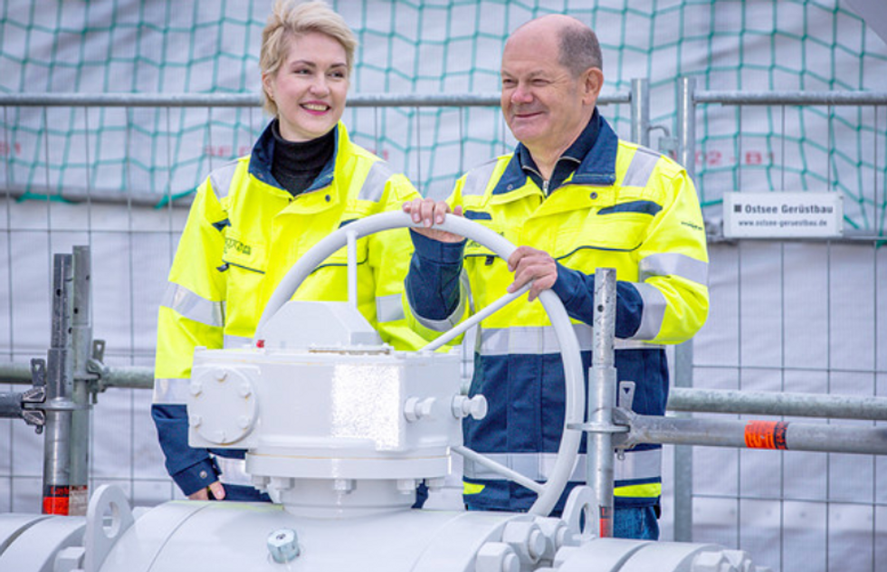 January 2023, Lubmin (Germany): German Chancellor Olaf Scholz and Manuela Schwesig (both SPD), the Minister President of Mecklenburg-Western Pomerania, in front of the LNG terminal with the processing ship ''Neptune''.