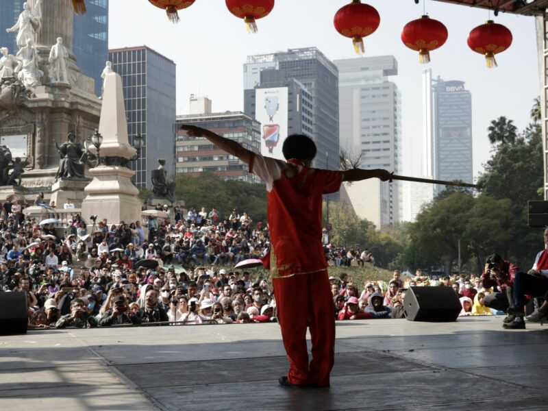 January 22, 2023, Mexico City, Mexico: Sixth Chinese New Year Costume Contest dedicated to the Water Rabbit with dance and music at the Angel of Independence in Mexico City. on January 22, 2023 in Mexico City, Mexico (Credit Image: © Luis Barron/eyepix via ZUMA Press Wire)