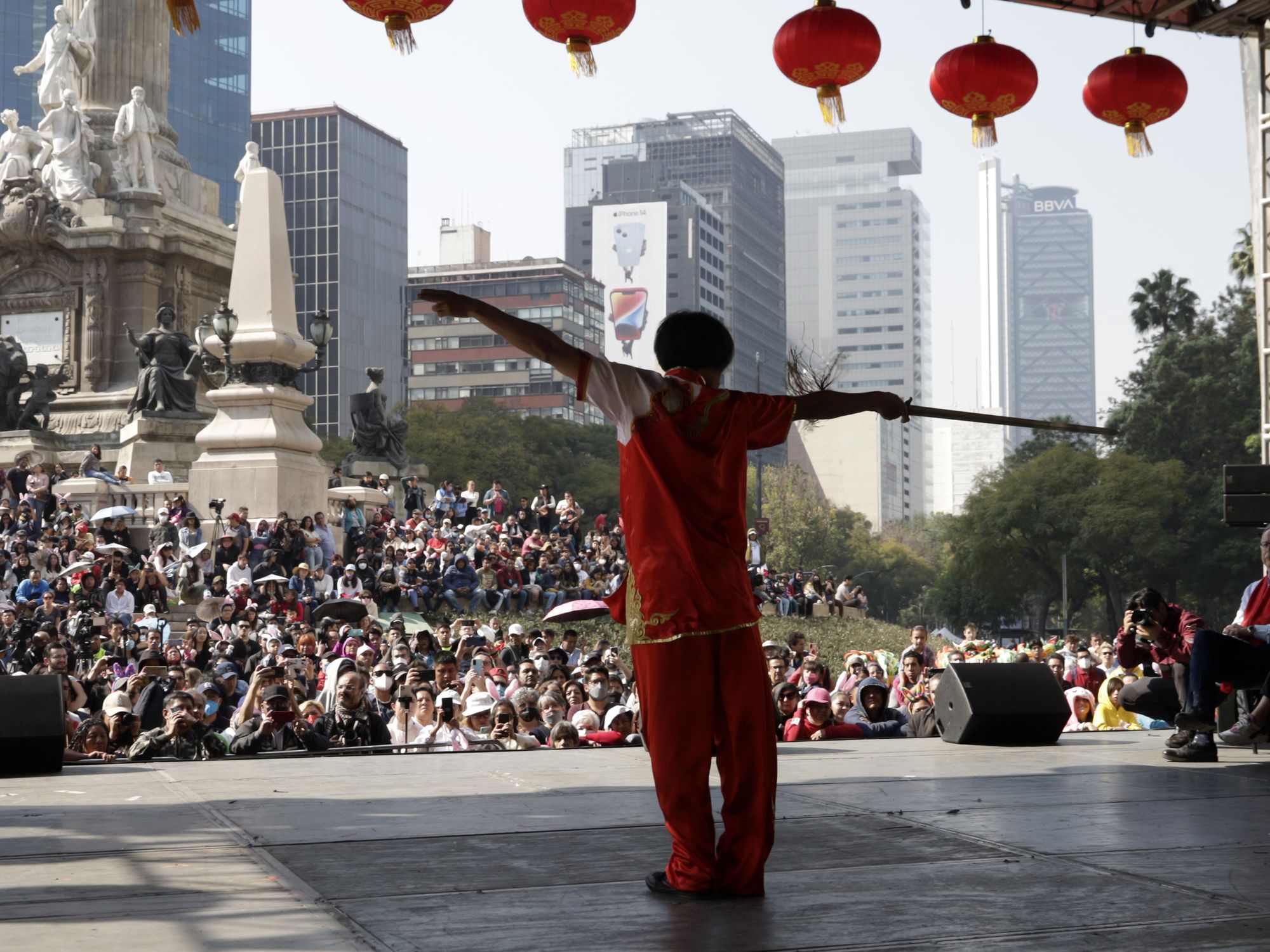January 22, 2023, Mexico City, Mexico: Sixth Chinese New Year Costume Contest dedicated to the Water Rabbit with dance and music at the Angel of Independence in Mexico City. on January 22, 2023 in Mexico City, Mexico (Credit Image: © Luis Barron/eyepix via ZUMA Press Wire)
