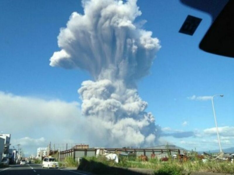 Japan's Mount Ontake volcano erupts unexpectedly