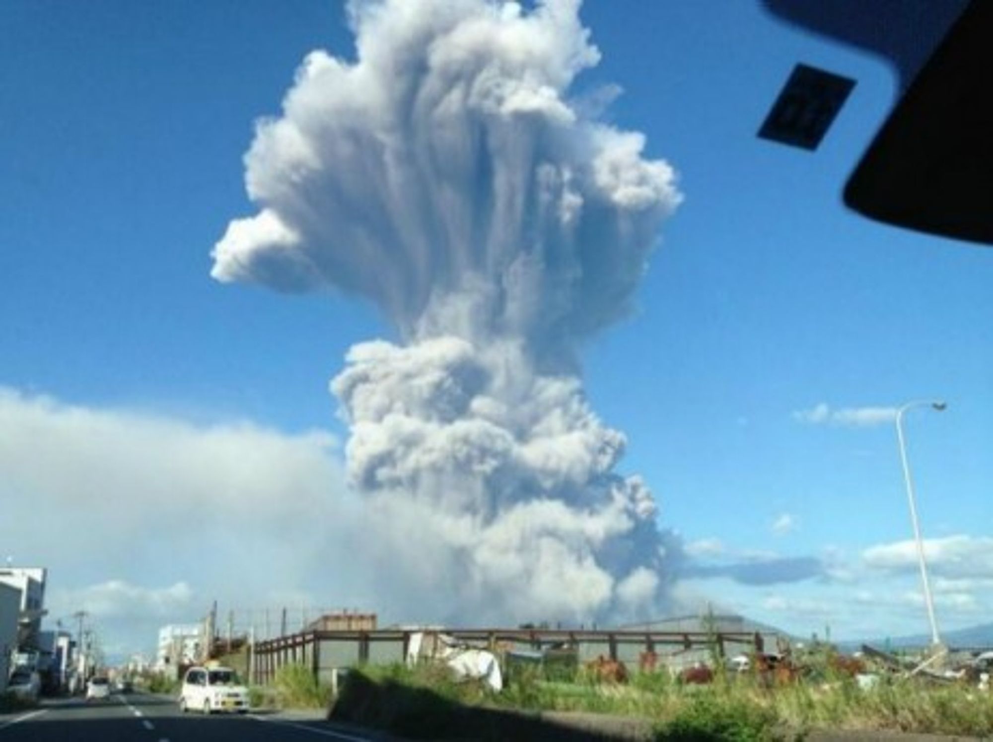Japan's Mount Ontake volcano erupts unexpectedly