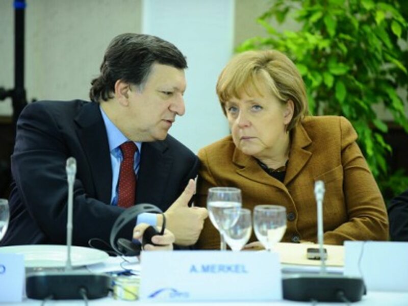 José Manuel Barroso and Angela Merkel at the European People's party summit in March 2011 (europeanpeoplesparty)