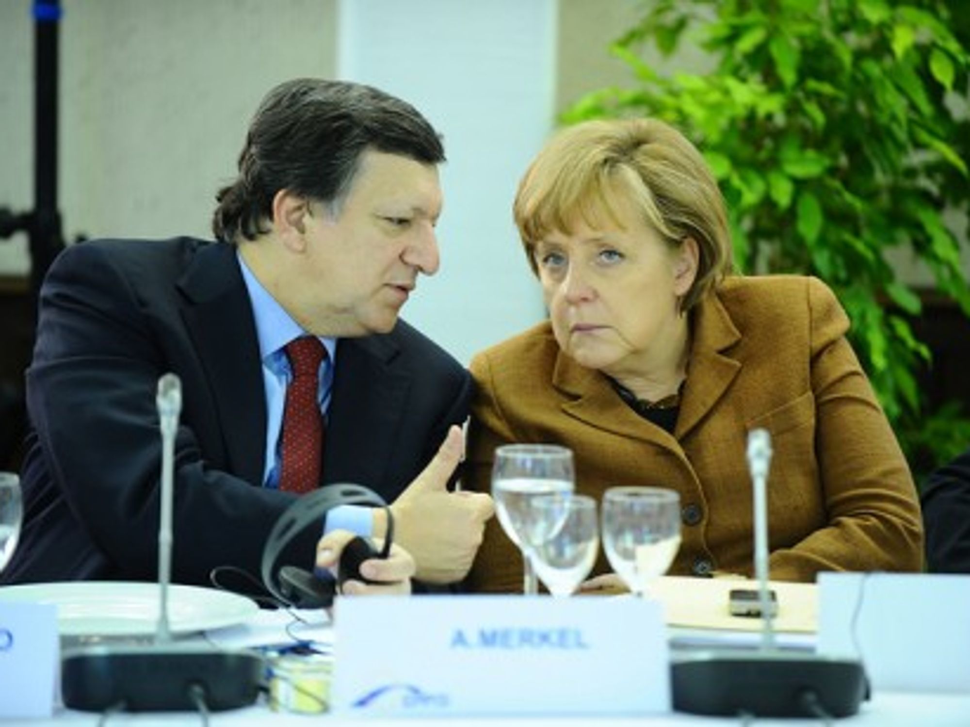 José Manuel Barroso and Angela Merkel at the European People's party summit in March 2011 (europeanpeoplesparty)