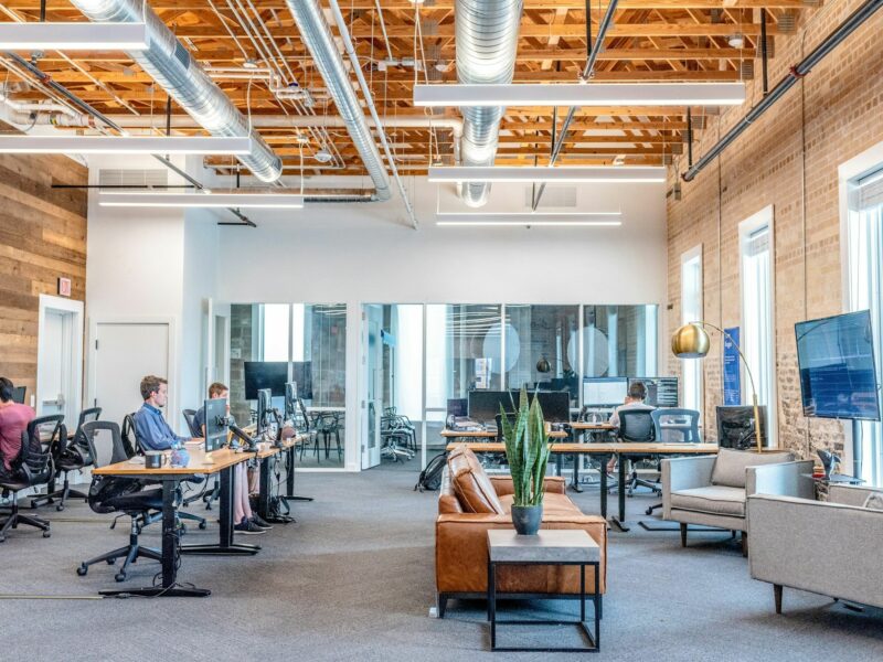 Why Hire A Commercial Cleaning Service: The Impact On Business Efficiency And Maintenance