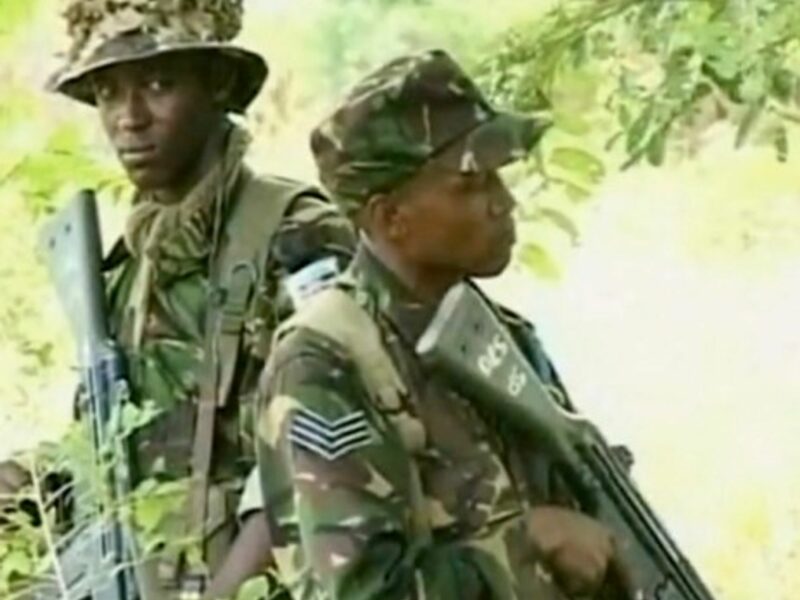 Kenyan soldiers on patrol in Somalia (YouTube)