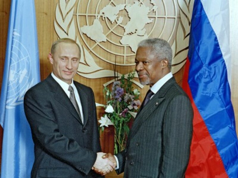 Kofi Annan and Vladimir Putin