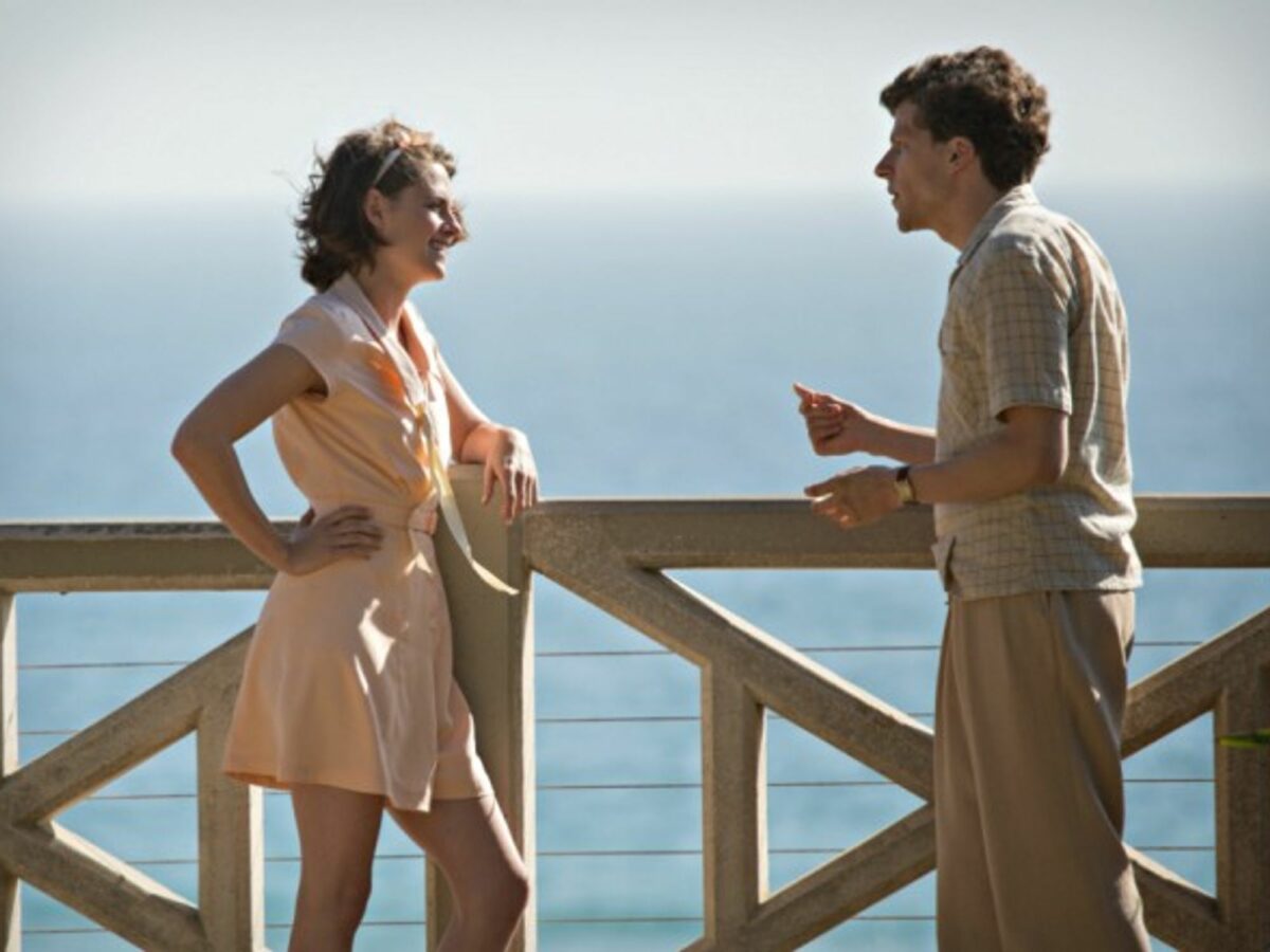 Kristen Stewart and Jesse Eisenberg in Woody Allen's Cafe Society