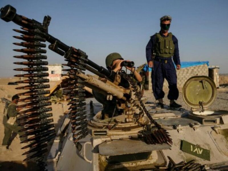 Kurdish forces are trying to reclaim the eastern Iraq city of Jalawla, after it fell to al-Qaeda-inspired insurgents.