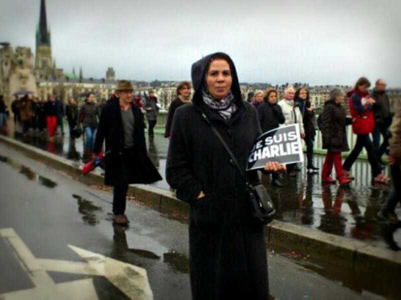 Latifa Ibn Ziaten shows her "Je suis Charlie" support.