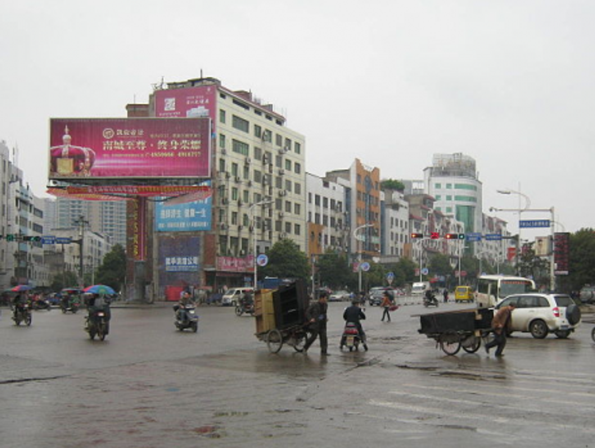 Leiyang at a crossroads