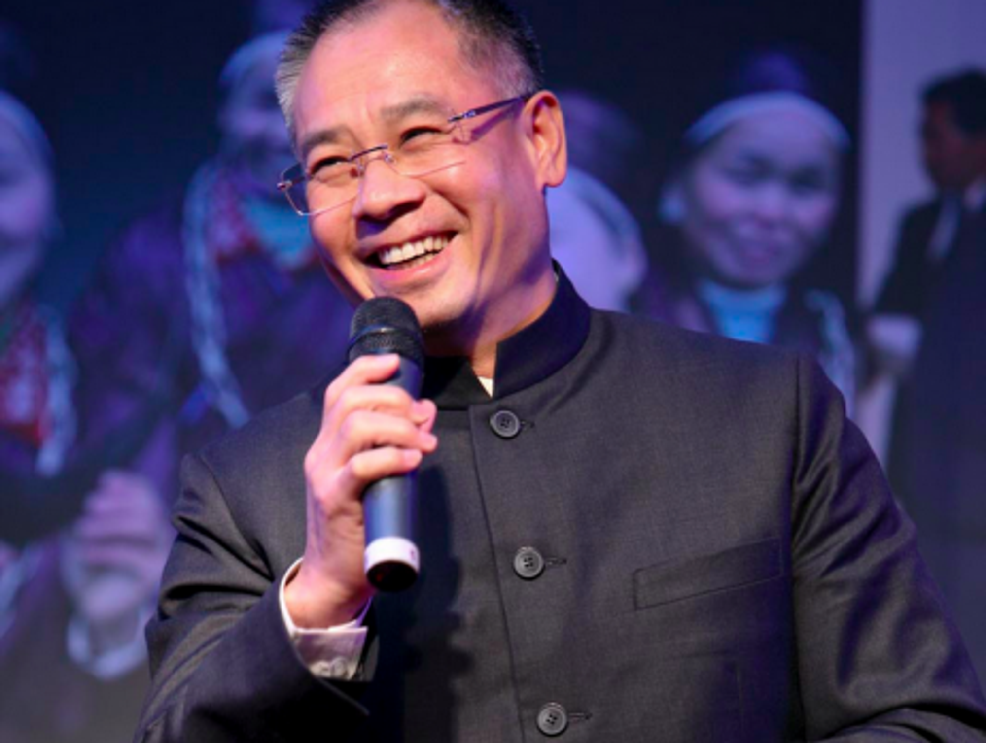 Li Ning still smiling