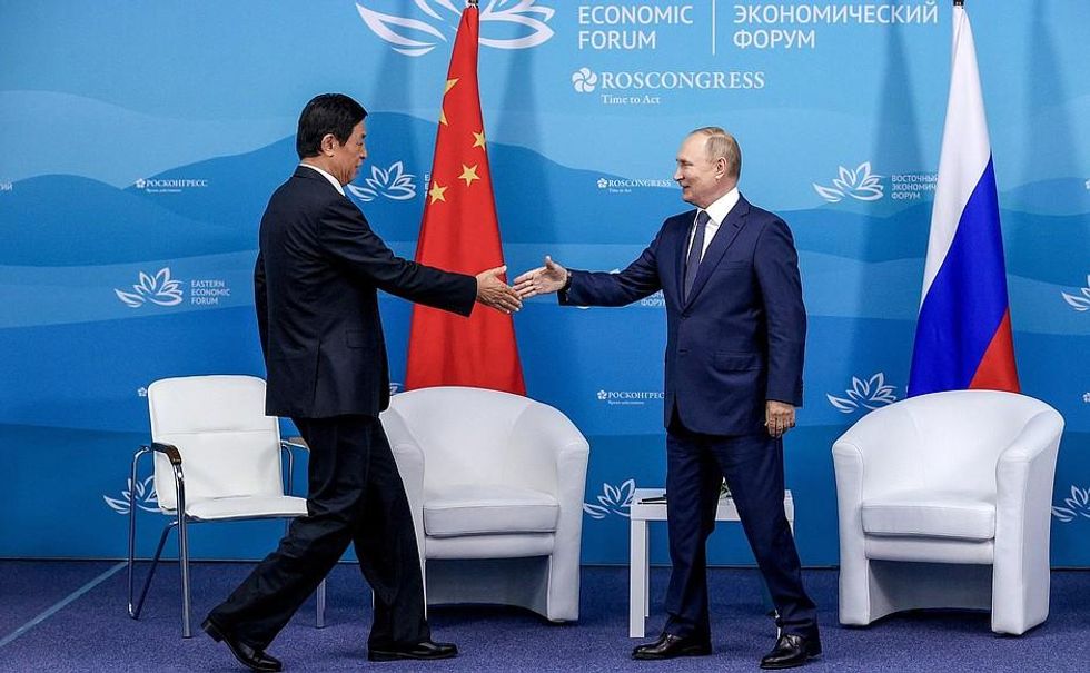 Li Zhanshu meeting with Vladimir Putin