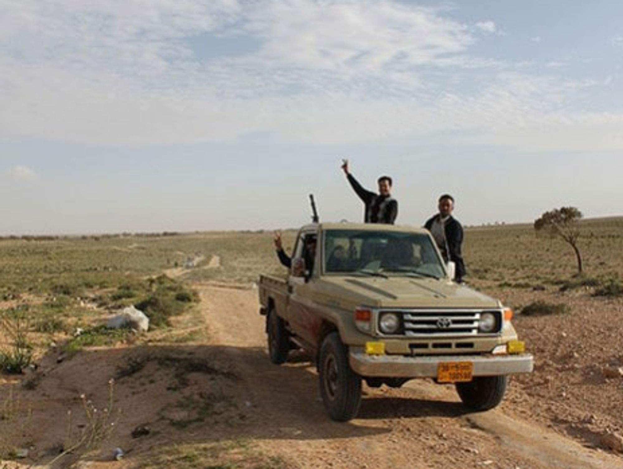 Libyan rebels near Sirte