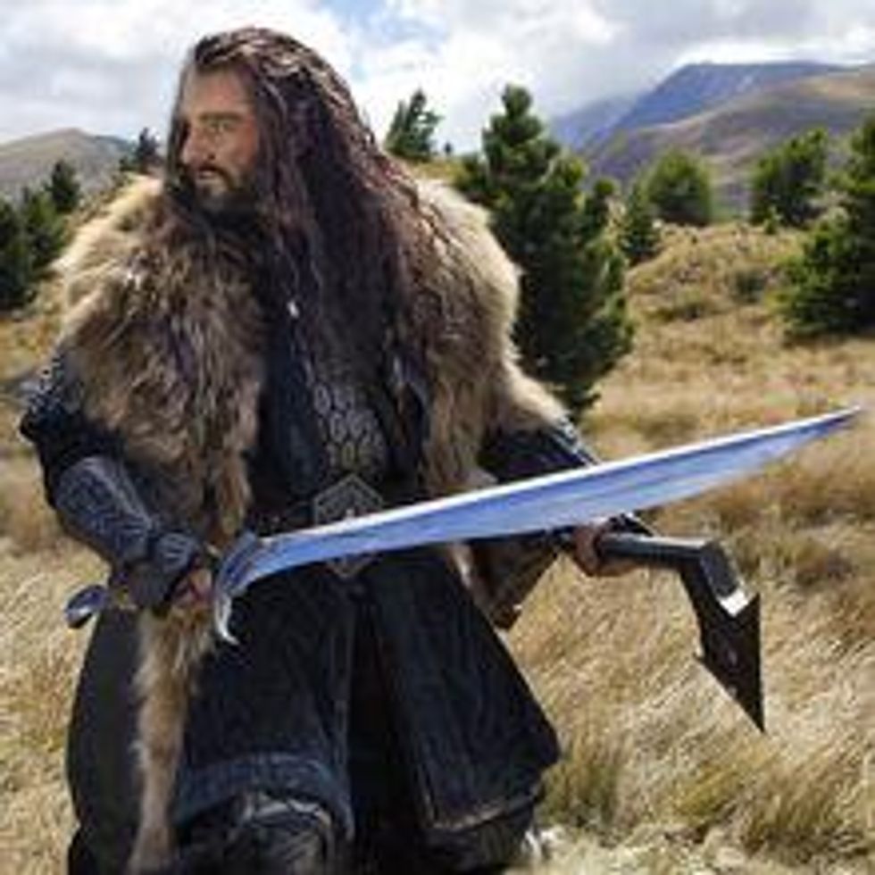 Lithuanians Deliver “Tolkien” Weapons To Ukrainian Army