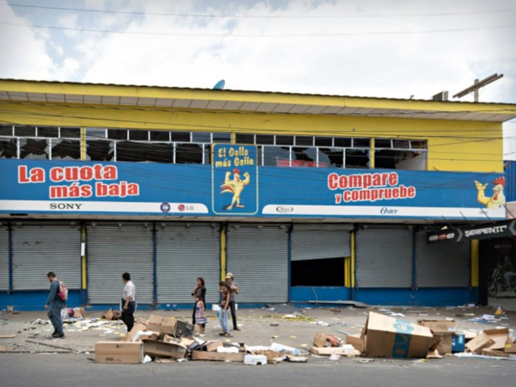 Looted supermarket on April 22 in Managua