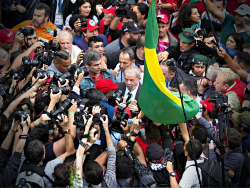 Lula, center, arrives in court in Curitiba on May 10